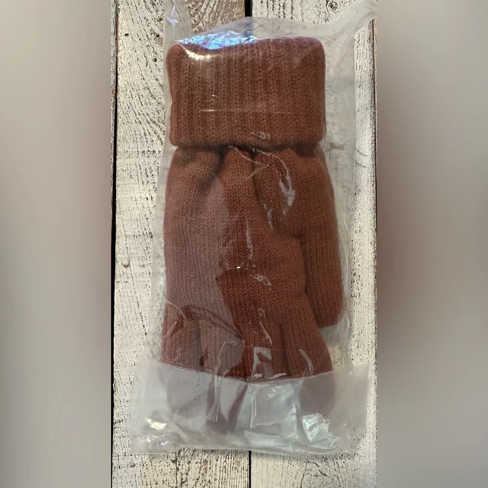Women’s Cozy Cabin Gloves by Northeast Outfitters - NWT/NIP